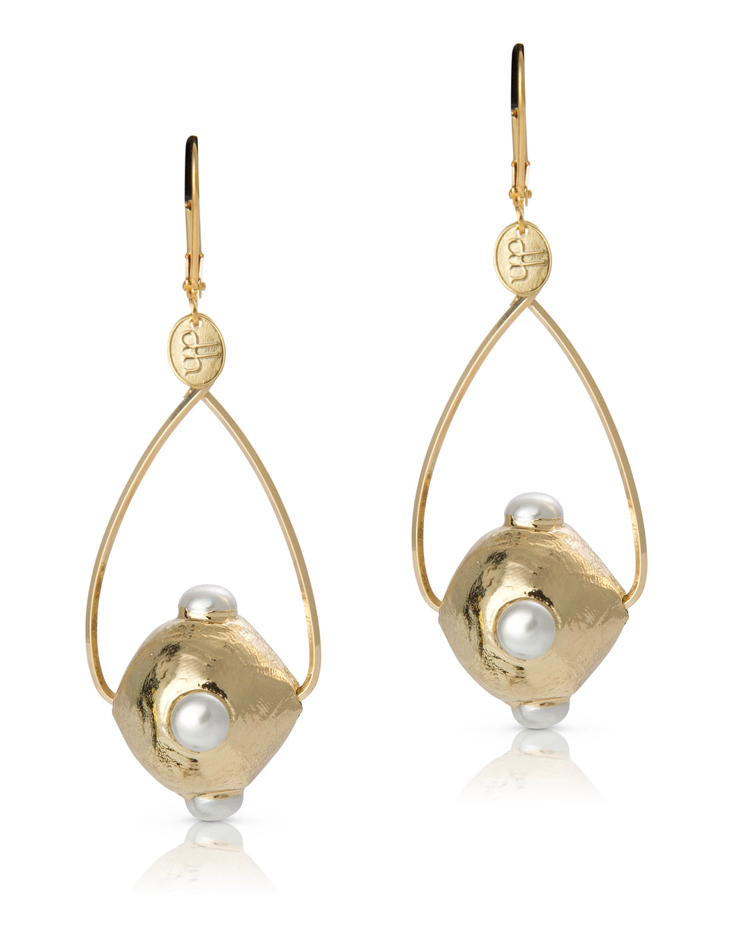 Danielle White Pearl Earring